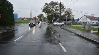 Autó gázolt el egy gyalogost Győrben, a sofőr megállás nélkül továbbhajtott