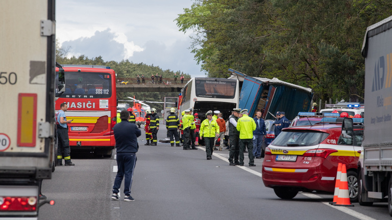 Miért tudtak ilyen gyorsan reagálni a szlovák mentők a magyar busz baleseténél?