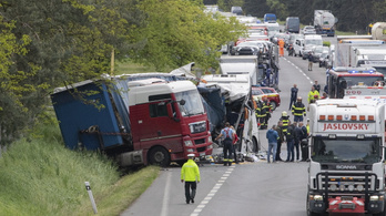 Egy túlélő felidézte a szlovákiai buszbaleset legszörnyűbb pillanatait