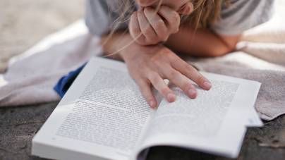 Az olvasásnak is lehet káros hatása – legalábbis a régiek szerint