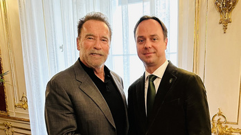 Schwarzeneggerrel találkozott egy magyar politikus