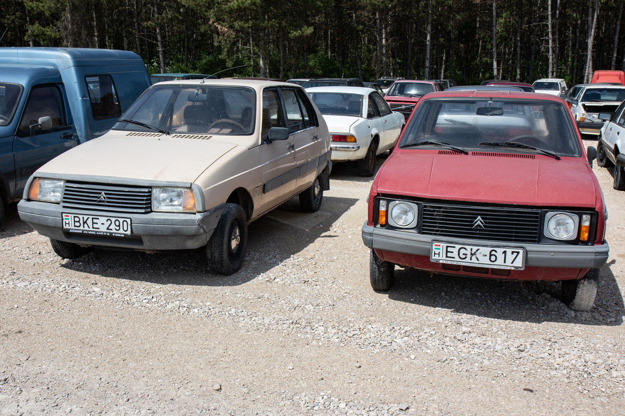Ugyanezt mondhatom a Citroën Visa Clubról és a Citroën LNA-ról, Utóbbi nem más, mint egy átcsomagolt Peugeot 104 abból a korszakból, mikor a Peugeot bekebelezte a Citroënt. Ráadásul 2CV motorral...