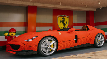 Életnagyságú Lego Ferrarit kaptak a dánok