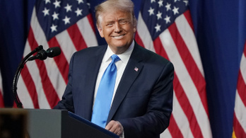 Trump: Ron DeSantis megcsókolhatja a szép nagy 2024-es elnöki s.ggemet