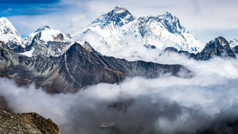 Suhajda Szilárd mellett négy másik mászó is eltűnt az Everesten