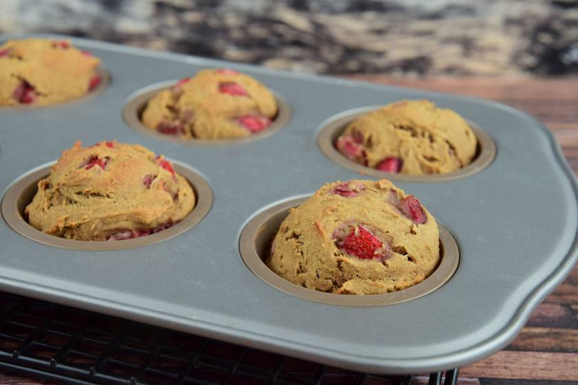 Villámgyorsan készülő epres muffin: ezt készítsd, ha túl sok gyümölcsöt vettél a piacon