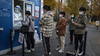 Brutálisan tombol a koronavírus Kínában, hetente 40 millió ember fertőződik meg
