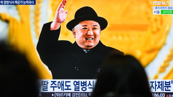 Elrabolt japánokról tárgyalna Kim Dzsongunnal a japán kormányfő