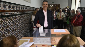 Bejelentette a kormányfő: előrehozott parlamenti választásokat tartanak Spanyolországban
