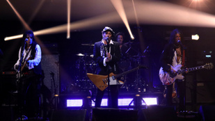 Johnny Depp megsérült, elhalasztják zenekarának a koncertjeit