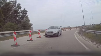 Videón, ahogy egy sofőr a forgalommal szemben haladt az M4-es autópályán