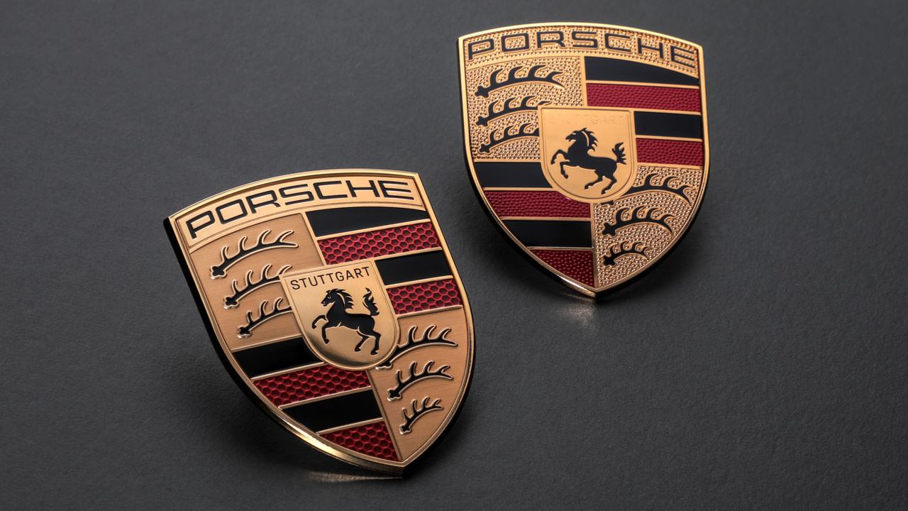 Az év végére a híres amerikai importőr, Max Hoffman elérte, hogy Ferry Porsche felírja a csapatának, hogy a kormánykereket a Porsche felirattal, illetve a stuttgarti címerrel, vagy valami hasonlóval kell dekorálni.