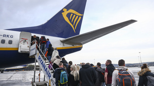 Összecserélték a járatokat, majdnem rossz helyre vitte a magyar utasokat a Ryanair