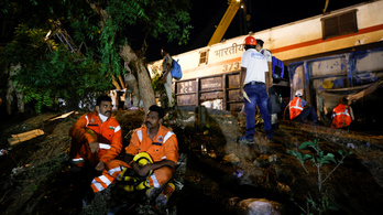 Indiai vonatszerencsétlenség: Egyre nő a halottak száma