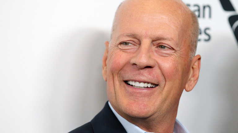 Le sem lehet vakarni a mosolyt Bruce Willis arcáról