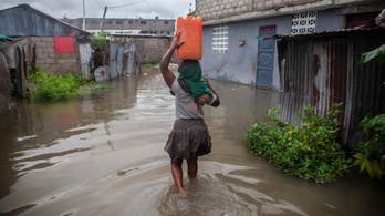 Hatalmas áradások sújtják Haitit, legalább tizenöten meghaltak