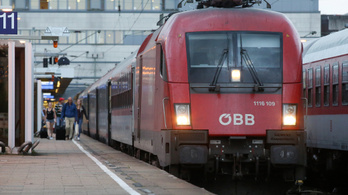 Löszfalomlás miatt leállt a vonatközlekedés Ausztria felé