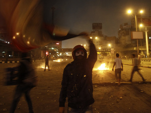 Háborús övezetre hasonlít Kairó több negyede
