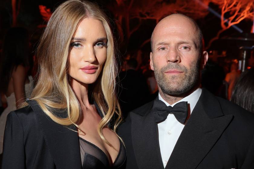 Jason Statham párja dögös fürdőruhába bújt: Rosie ilyen karcsú friss fotóin