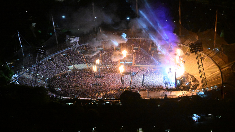 Változtatott a koncertjén a Rammstein az énekest ért vádak miatt