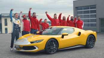 Így nyomták be a Ferrarit hét perc alá a Nürburgringen