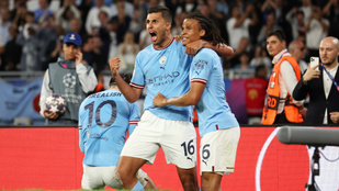 Nem szép játékkal, de összejött a történelmi Manchester City-tripla