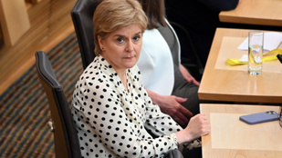 Letartóztatták a volt skót kormányfőt, Nicola Sturgeont