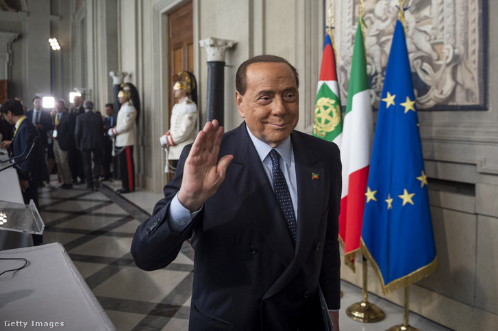 2019. Róma, Silvio Berlusconi, a Forza Italia jobbközép párt elnöke távozik a köztársasági elnök hivatalából