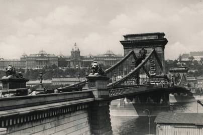 Így még sosem láttad a Lánchidat: 100 éve omnibuszok taposták az ikonikus hidat