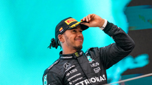Hamilton napokon belül hosszabbíthat a Mercedesszel