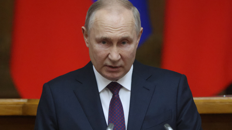 Vlagyimir Putyin: Oroszország növeli a védelmi kiadásokat