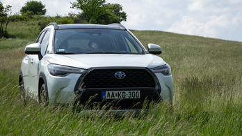 Teszt: Toyota Corolla Cross 2.0 Hybrid