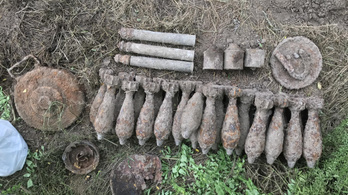 Világháborús gránátokat találtak a Balatonnál