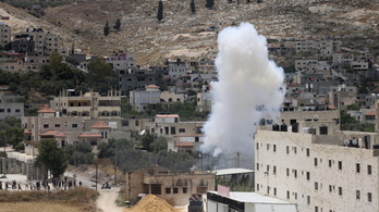 Izraeli helikopterek rakétákat lőttek ki Ciszjordániában, sok a halott és a sebesült