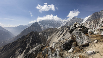 Aggódnak a tudósok, sokkal gyorsabban olvad a Himalája, mint azt gondolták