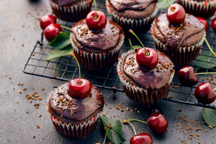 Pihe-puha cseresznyés muffin csokoládés tetővel: ilyen finomat még nem ettél