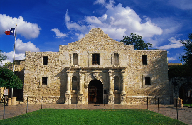 Melyik városban található az Alamo?