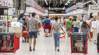Megtorpant a nemzeti tőke, döcög az Auchan magyarosítása