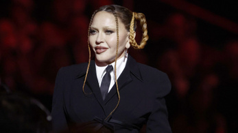 Madonna intenzívre került, elhalasztotta világ körüli turnéját