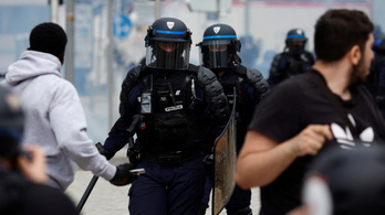 Negyvenezer rendőrt vetnek be Franciaországban a zavargások miatt