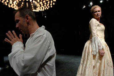 László Zsolt Tartuffe és Udvaros Dorottya Elmira szerepében Moliére: Tartuffe című színművében 2006. szeptember 18-án