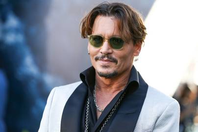 Johnny Depp megküzdött azzal, hogy bejusson a Gellért Szállóba: íme a videó