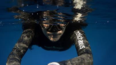 Közel hat percet bír a víz alatt – exkluzív riport a világbajnok búvárral