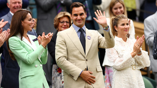 Roger Federert köszöntötték a wimbledoni centerpályán