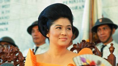 Botrányos divatikonként lett hírhedt a Fülöp-szigeteki diktátor felesége