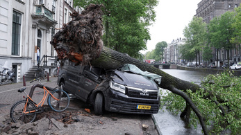 Két ember meghalt a rendkívüli időjárás miatt, kiadták a vörös kódot Hollandiában