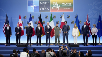 Ukrajna még sohasem volt ilyen közel a NATO-hoz, de csatlakozási menetrend nincs