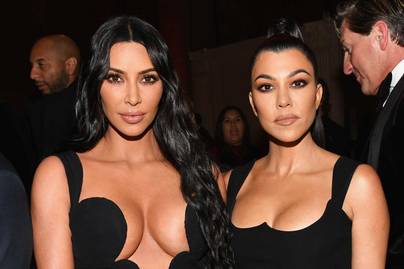 Kim Kardashian 44 éves nővére bikiniben: a babapocakja már ekkora