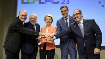Majdnem tíz év után tartottak csúcstalálkozót latin-amerikai és uniós vezetők