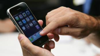 Az eredeti ár több mint négyszázszorosáért kelt el egy első kiadású iPhone